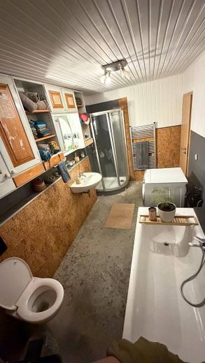 Bad EG, Dusche + Badewanne