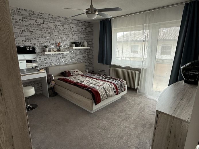Przestronny dom jednorodzinny w topowej lokalizacji na sprzedaż od osoby prywatnej – Schlafzimmer 2