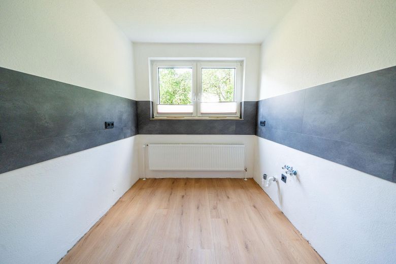 Frisch renovierte 3-Zimmer-Eigentumswohnung mit Balkon – Küche