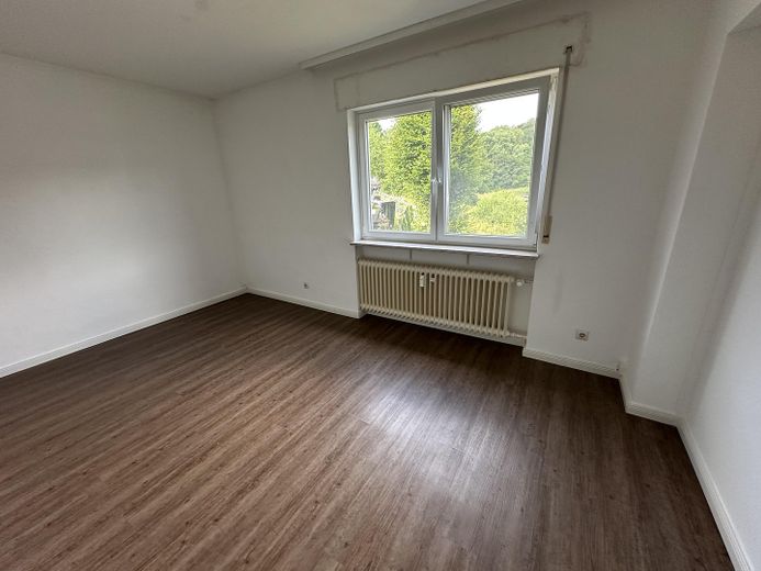Renovierte Erdgeschoss- und Dachgeschosswohnung mit toller Aussicht zu vermieten – Wohnung Erdgeschoss