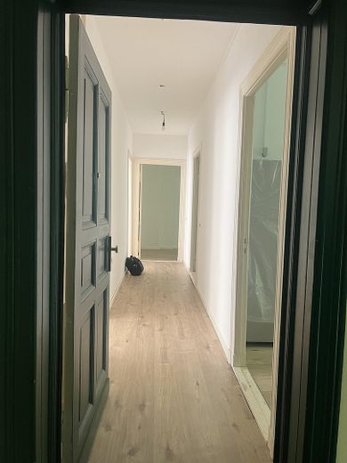Helle WG-geeignete 3-Zimmer-Altbau-Wohnung in Köpenick – Blick vom Treppenhaus