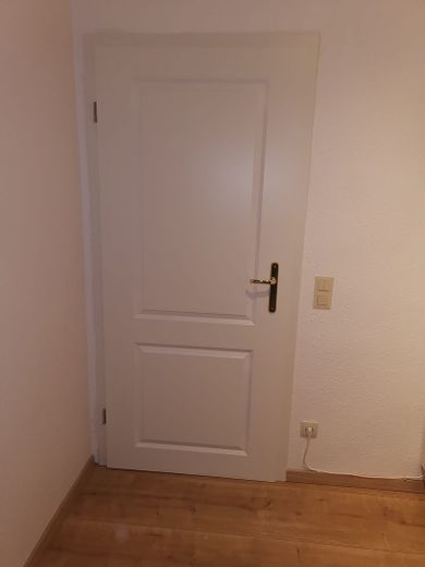 Top- Lage, schöne, ca. 53 qm Wohnung, 2 Zi.+je 1 Balkon+alle Räume mit Fenster – Wohn-/Eßzimmertür