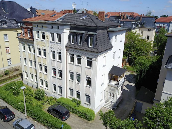 Zentrumsnahe, ruhige 2,5-Zimmer-Wohnung mit Balkon in Brühlervorstadt – Ansicht von Straße