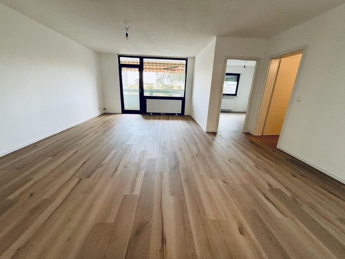 2,5 ZKBB, begane grond, gerenoveerd, nieuwe inbouwkeuken en badkamer – Wohn-/Essbereich 1
