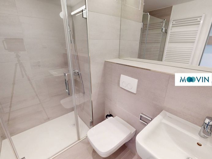 Möbliertes Standard-Apartment mit EBK, ALL-IN-MIETE, UVM. am Rheinufer – Duschbad