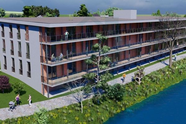 Erstbezug: Moderne Maisonettenwohnung mit zwei Balkonen und unverbaubarem Blick auf die Saale