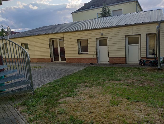 Sogno per investitori, attico con BG per 4 appartamenti a Zossen Am Mellensee non lontano da Berlino – Anbau