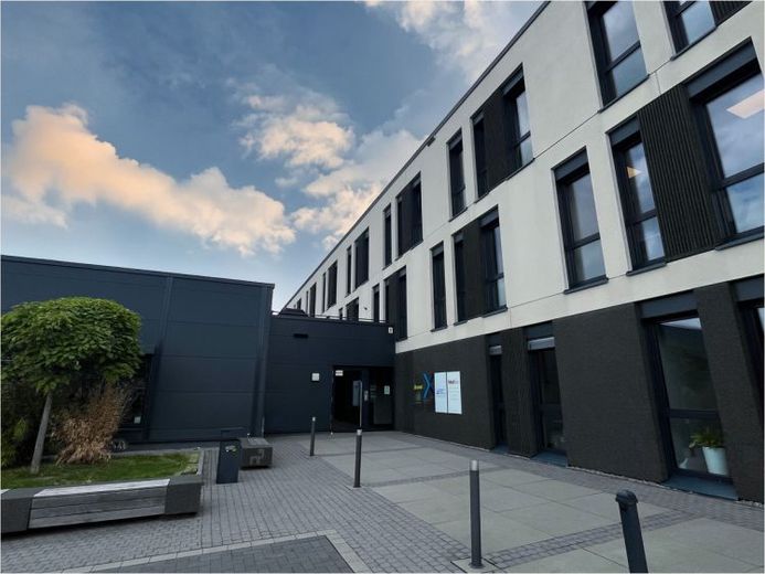 Moderne Bürofläche mit 322 m² – ab sofort verfügbar – Foto 1