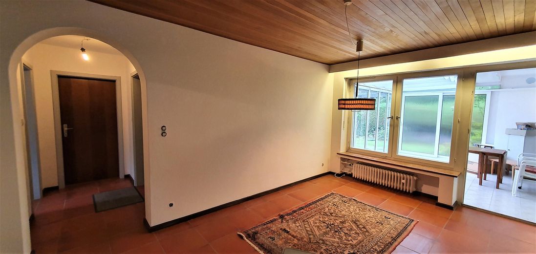 Germering'de garajlı bungalov – Esszimmer