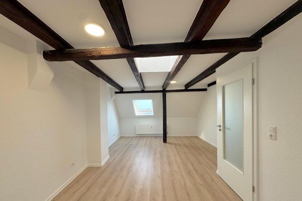 Frisch renovierte 3-Zimmer-Dachgeschosswohnung in bester Altstadtlage von Wismar.
