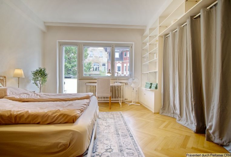 Möblierte 3-Zimmer-Wohnung mit Balkon und Einzelgarage, schöne und zentrale Lage in Düsseldorf – 2f30befb1612a482c54fac3902648014663ac821.jpg