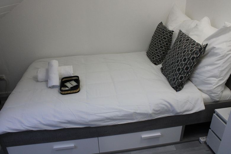 Zentrales schickes möbliertes Apartment – Foto 6