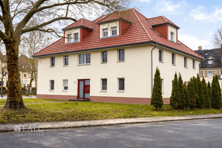 Kapitalanlage am Industriestandort * Mehrfamilienhaus mit Garagen * kein Leerstand – AFAAE245-2A34-459B-AB65-CD97FDFCD8A7