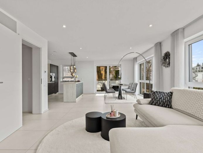 Une expérience de vie baignée de lumière : appartement moderne en propriété avec vue sur l’Iller – Photo 1