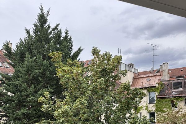 Top Lage an der Münchner Freiheit - Komplett ausgestattet - Südbalkon und sehr ruhig