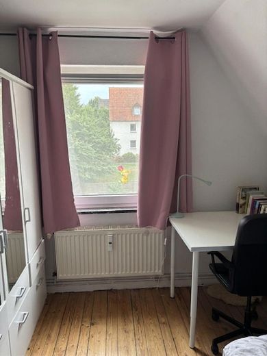 Achtung: WG Zimmer! 2 private Zimmer (plus Wohnzimmer) für je 430 € Warmmiete – Zimmer 2