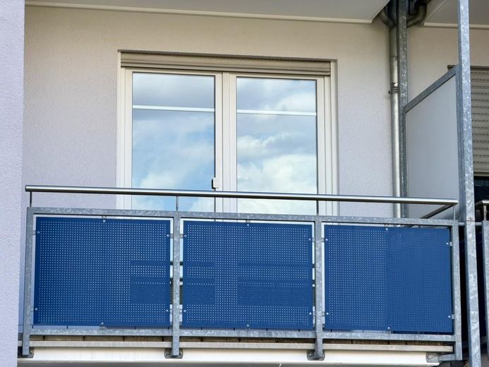 Provisionsfrei & erbpachtfrei: Helle 3-Zimmer-Wohnung mit zwei Balkonen im Frankfurter Bogen – Ostbalkon – Außenansicht