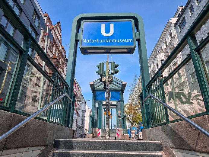 Розкішна 3-кімнатна квартира площею 112 м² + паркувальне місце в Берлін-Мітте — БЕЗ КОМІСІЇ — (без комісії) – metro station - in 1 minute