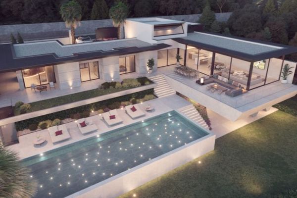 Elegante villa moderna a Nueva Andalucía – un’esperienza di golf allo stato puro