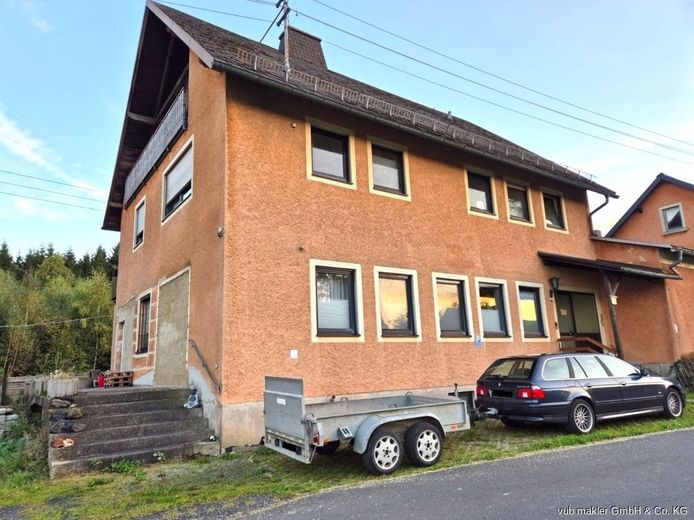 RESERVIERT Vielseitiges Wohn- und Geschäftshaus mit Einliegerwohnung auf großzügigem Grundstück in Pullenreuth – VUB0002334-2