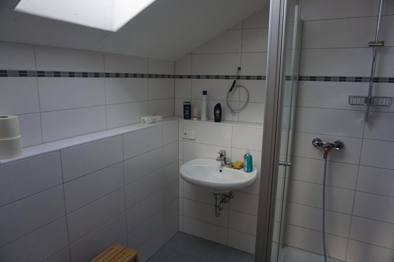 Großes Haus/Mehrgenerationenhaus in Huglfing von privat – Bad 2. OG