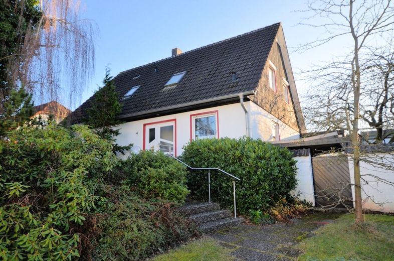 1-Familienwohnhaus mit Carport und Wintergarten in ruhiger Sackgassenlage – Heise Immobilien - 1-Familienwohnhaus mit Carport