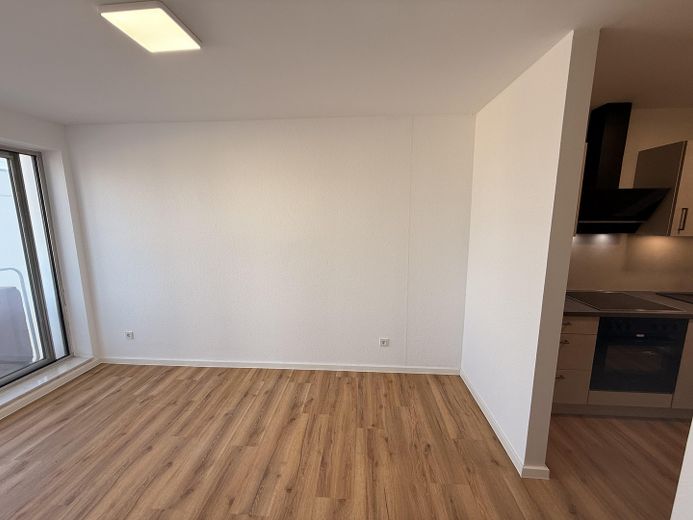 Erstbezug nach Renovierung – Moderne 3-Zimmer-Wohnung mit Balkon und traumhaftem Ausblick Saarlouis – Foto 4