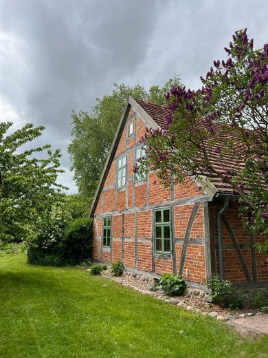 21 Hektar Paradies – Häuser, edle Nebengebäude, Acker, Wiesen, Wald und Wasser – Foto 19