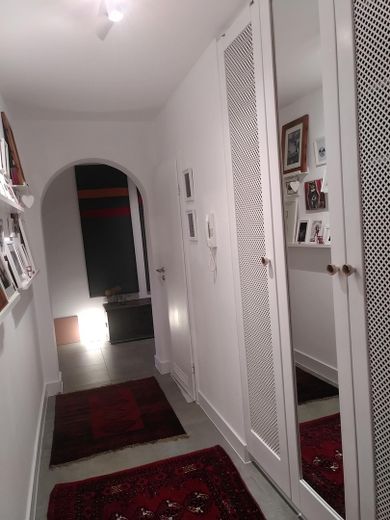 PF-Friedenstraße: curato appartamento di 3,5 locali con balcone, tranquilla posizione nel verde - SENZA PROVVIGIONE – Entree mit Einbauschränken