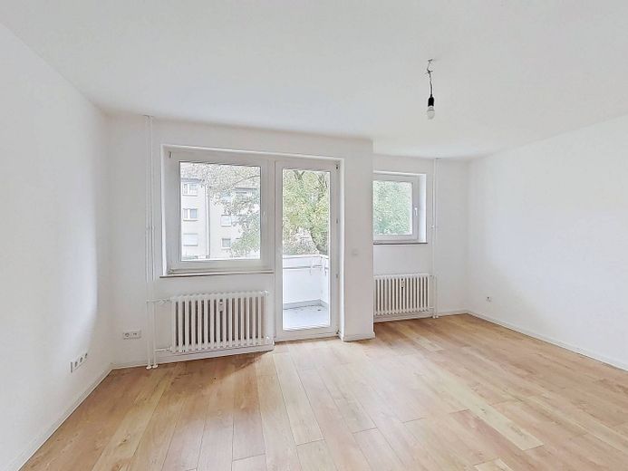Sanierte 3-Zi.-Whg. mit BALKON in Bielefeld-Brackwede – Ansicht I: Wohn- und Esszimmer