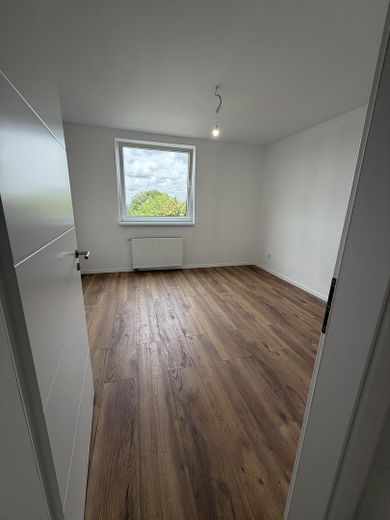 Top Kernsanierte 3-Zi.-Wohnung | Erstbezug | Aufzug | Garage – Schlafzimmer
