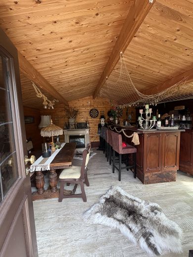 Casa rural con factor WOW: grandes naves, jardín de ensueño y cocina exterior de lujo – Foto 17