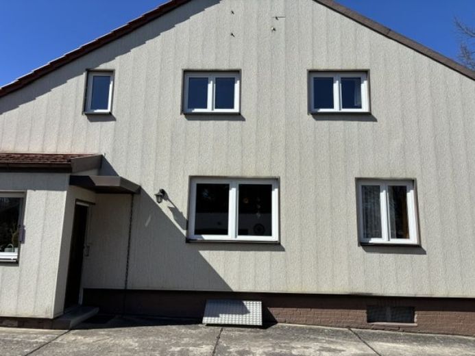 Doppelhaushälfte in ruhiger Lage – Foto 1