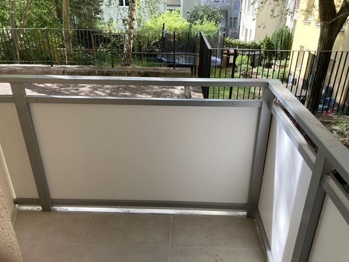 Großzügige 2-Zimmerwohnung mit Laminat, Balkon, Wanne und Einbauküche! – IMG_1274