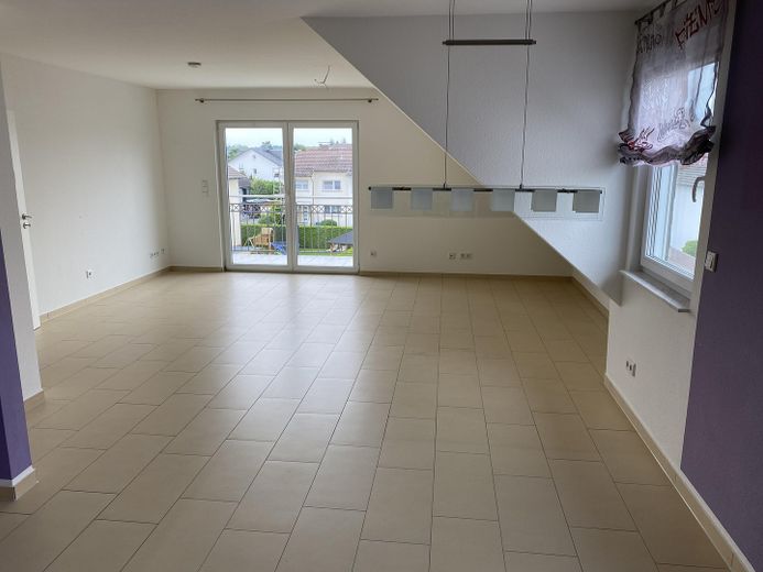 Appartamento mansardato di 4 locali, pari al nuovo, con grande balcone e cucina componibile a Münster Hessen – Foto 6