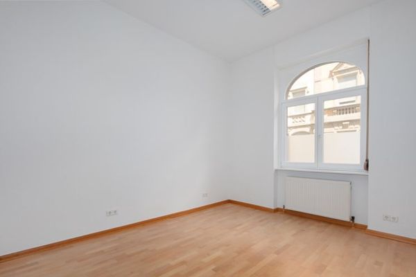Einziehen und durchstarten - moderne Büro- oder Praxisräume in Karlsruhe-Durlach!