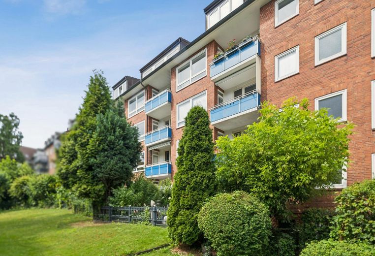 Appartement lumineux de 3 pièces avec beaucoup de potentiel – Hinterhof der Wohnung