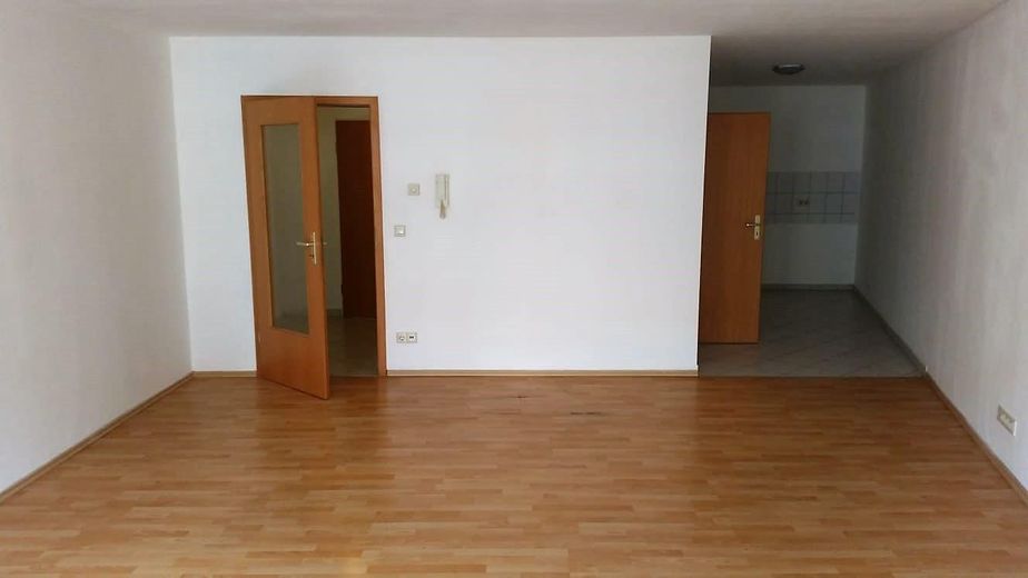 Waltershausen - 1-pokojowe mieszkanie dla singla do wynajęcia! – Wohnzimmer