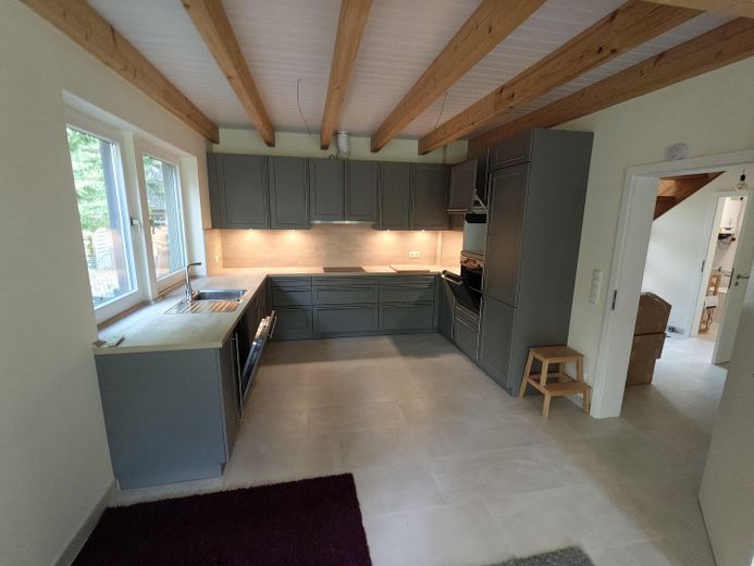 One Roof – Two Self-Contained Houses – Esszimmer-Küche Haus 2