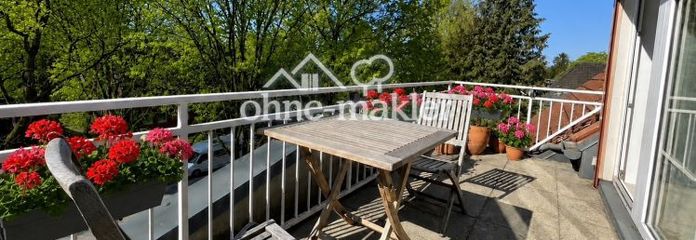 Beautiful and welcoming 3-room attic apartment with balcony and underground parking