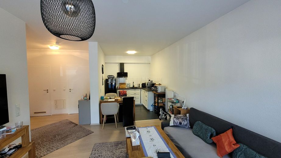 Wohnzimmer-Kochnische-Flur