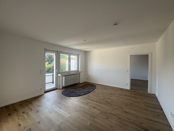 Frisch renovierte 3-Zimmer-Wohnung 70 qm im Zentrum von Melle – Wohnzimmer