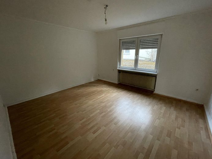 2 MEHRFAMILIENHÄUSER MIT 6 WOHNEINHEITEN + GROSSZÜGIGE GEWERBFLÄCHE - IM ZENTRUM VON GUMMERSBACH - – Schlafzimmer 2