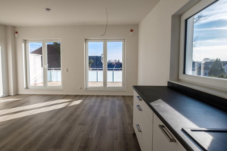 Maisonette-Penthousewohnung in Hamburg Alt-Rahlstedt – Wohnzimmer und Küche