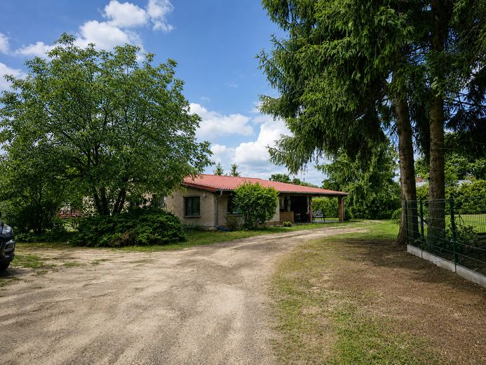 Großzügiger Bungalow auf großem Grundstück mit viel Privatsphäre in Klein Köris – Foto 1