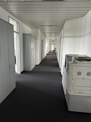Einzelbüros in Bürogemeinschaft in verschiedenen Größen zu vermieten, ab 7 Euro (netto, kalt) – Flur der Bürogemeinschaft