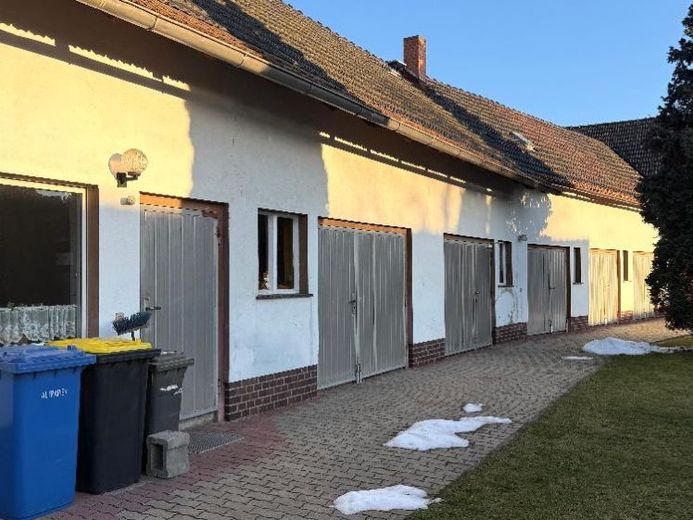 Abitare in modo spazioso con ampie superfici di deposito e di utilizzo – Foto 1