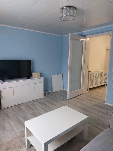 Charmante maison familiale, prête à emménager, avec grande terrasse dans un emplacement pratique – Schlafzimmer 2