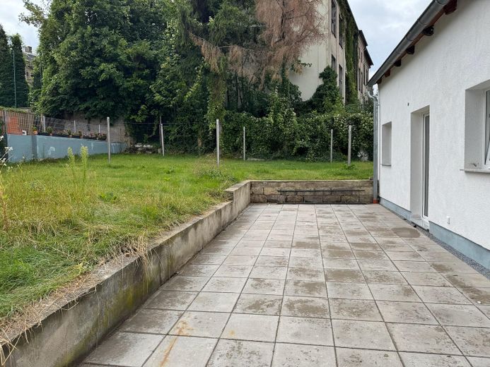 Voll möbliert: Brandneue, liebevoll eingerichtete Wohnung mit großer Terrasse und Garten in Dresden – Terrasse
