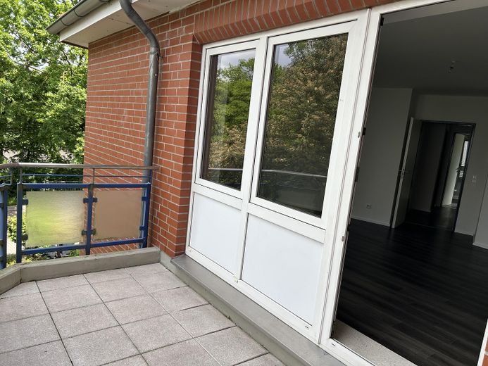 Penthouse tarzında tamamen yenilenmiş ve boş (kiralanmamış) – Balkon